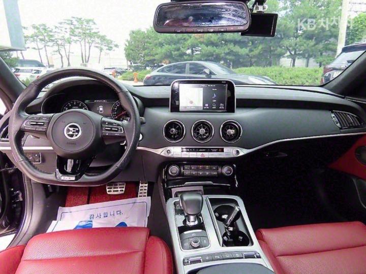 Kia Stinger 3.3 Turbo 4WD GT 8