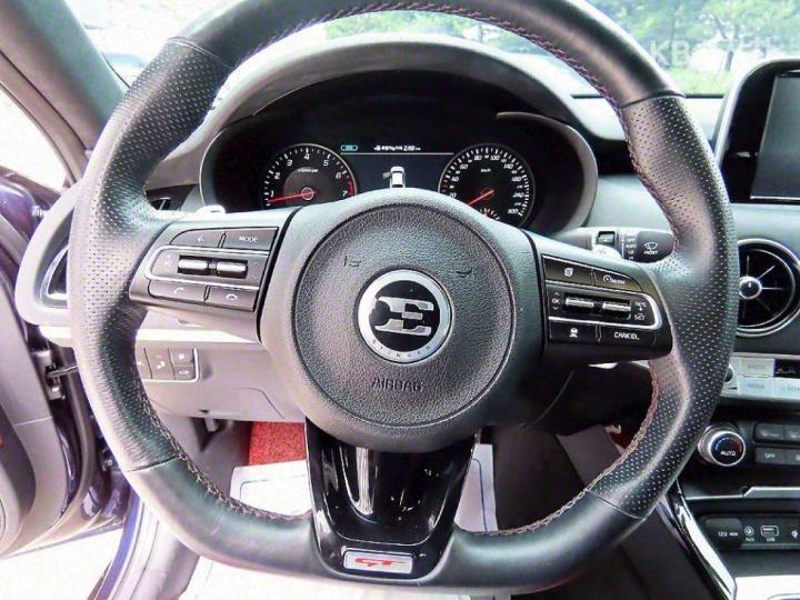 Kia Stinger 3.3 Turbo 4WD GT 9