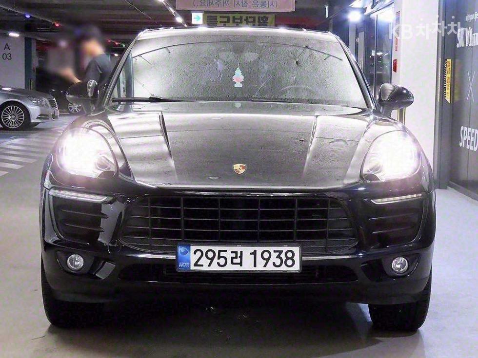 2015 - porsche macan