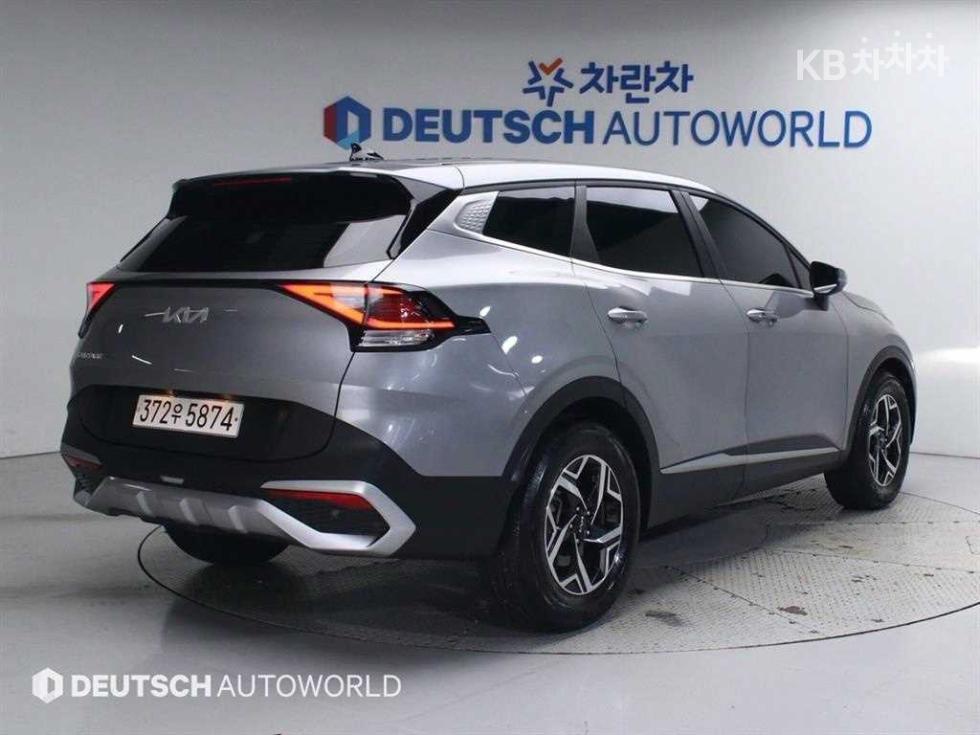 2022 - kia sportage