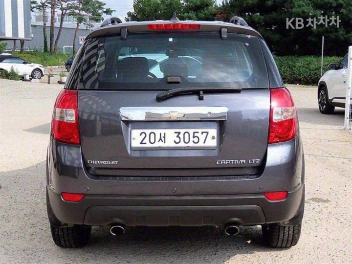 Chevrolet Captiva 2WD LS 5