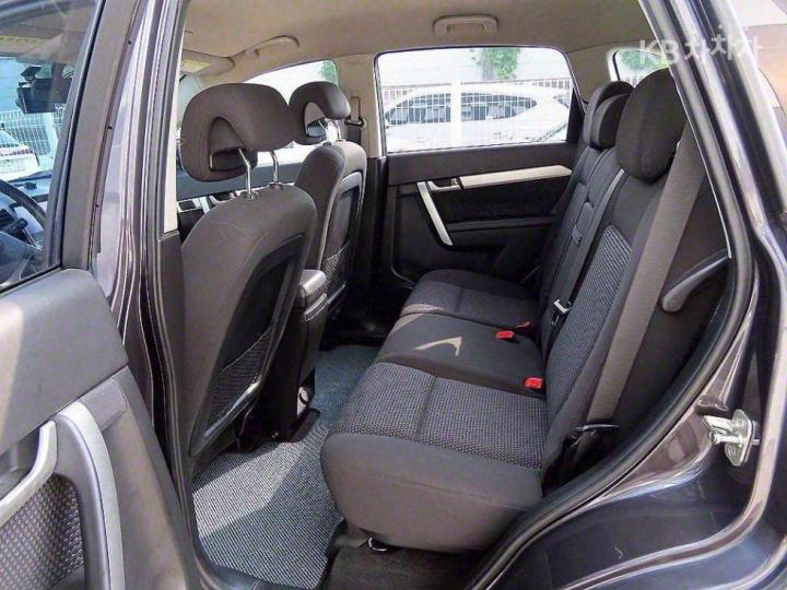 Chevrolet Captiva 2WD LS 7