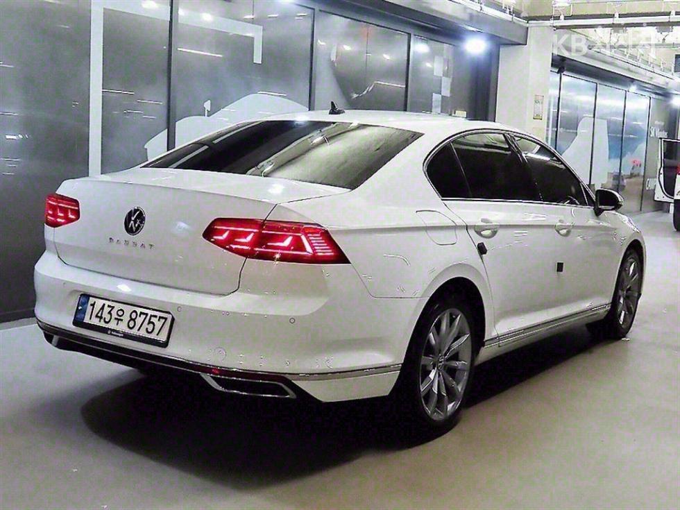 Volkswagen Passat — miniaturë 4