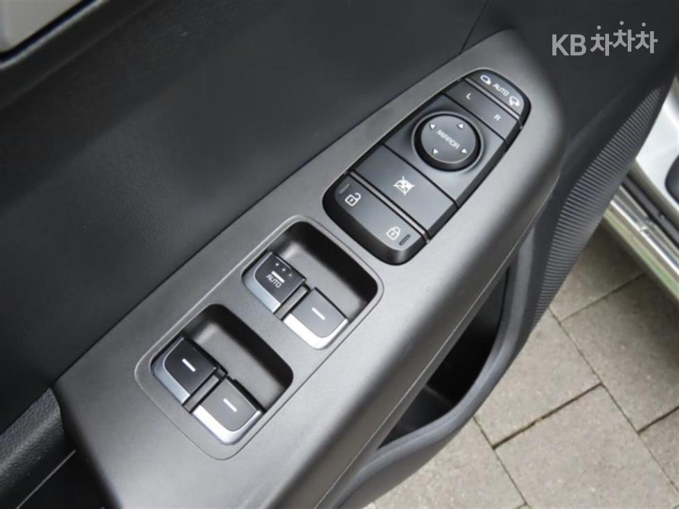 2020 - kia sportage
