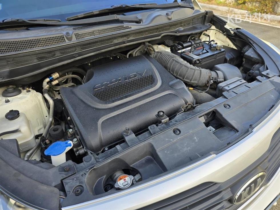 2012 - kia sportage
