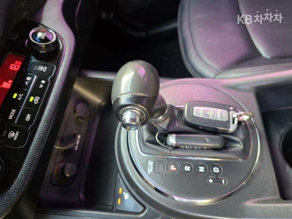 2012 - kia sportage