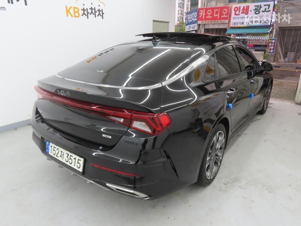 2022 - kia k5
