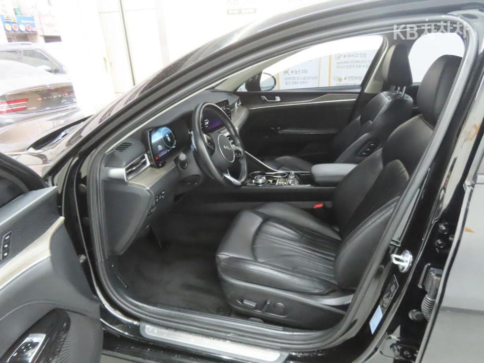 2022 - kia k5