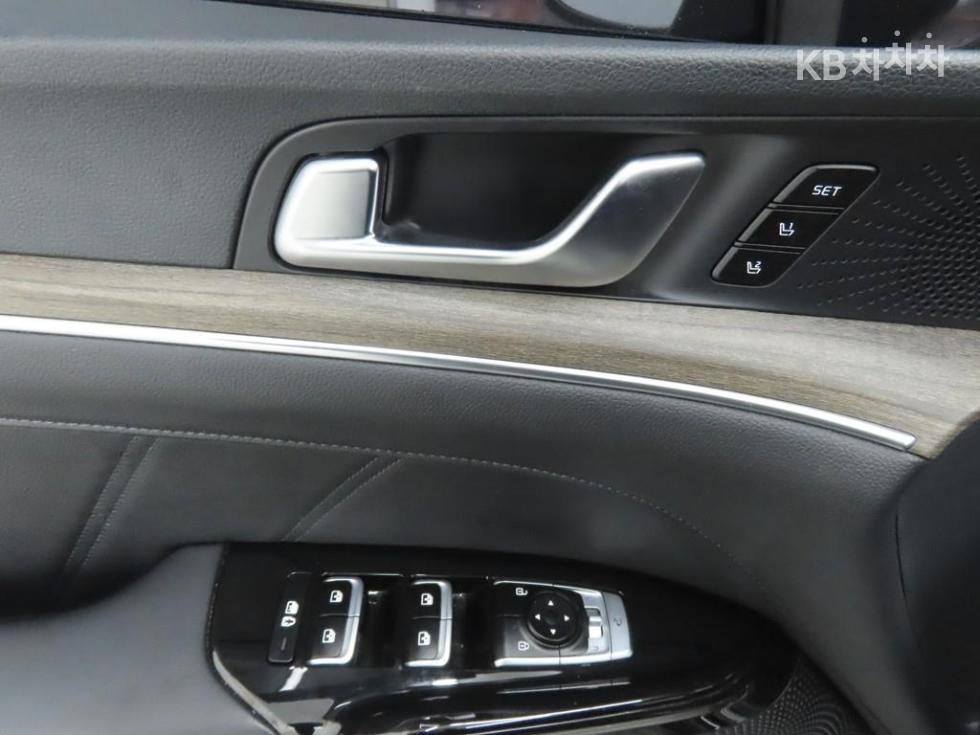 2022 - kia k5