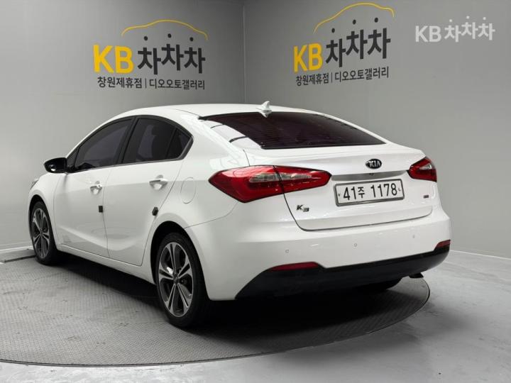 Kia K3 Trendy 5
