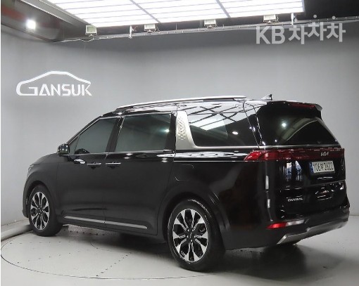 2023 - kia carnival
