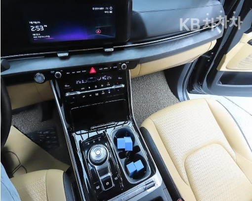 2023 - kia carnival