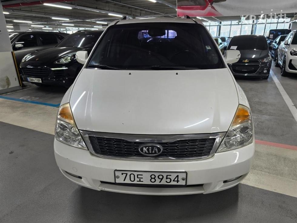 2012 - kia carnival