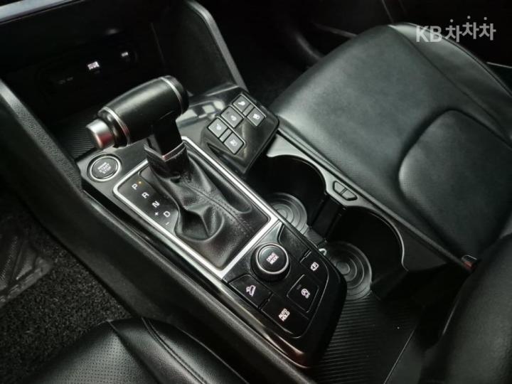 Kia Sportage The D2.0 2WD Prestige 9