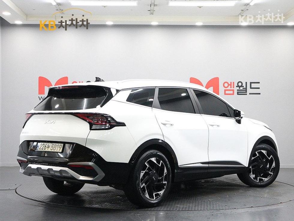 2022 - kia sportage