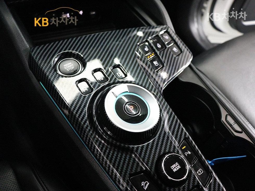 2022 - kia sportage