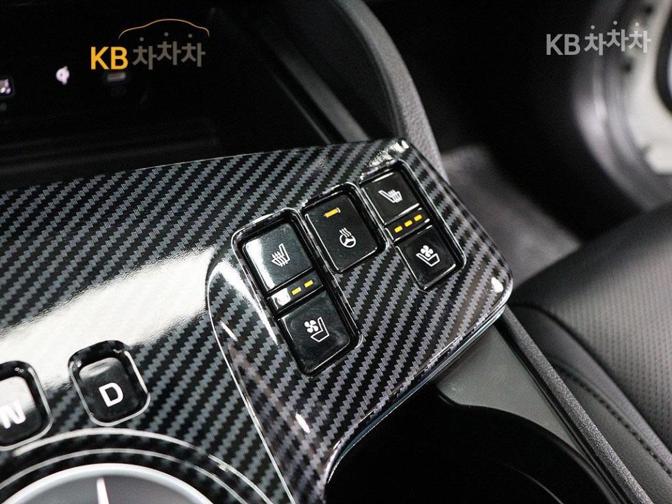2022 - kia sportage