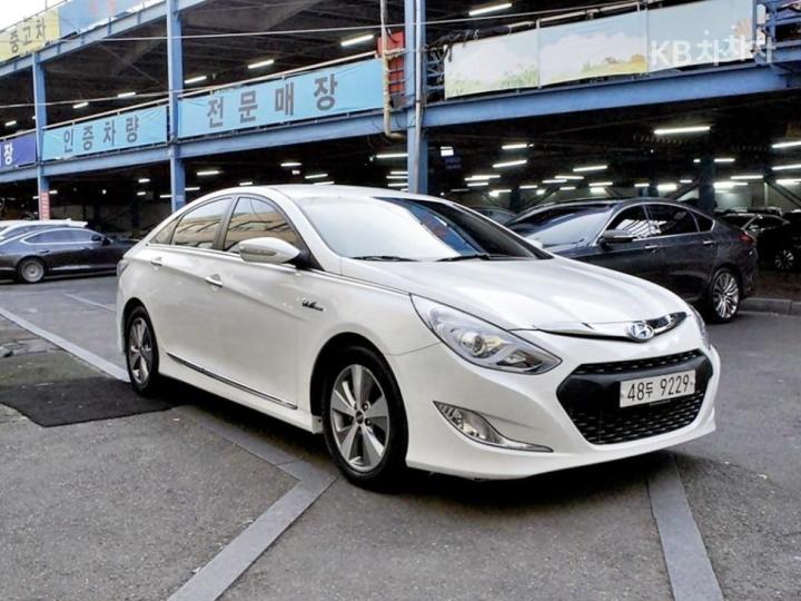 Hyundai Sonata Hybrid 2.0 Royal 3