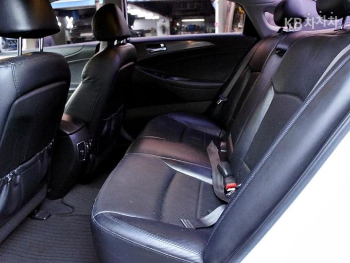 Hyundai Sonata Hybrid 2.0 Royal 7