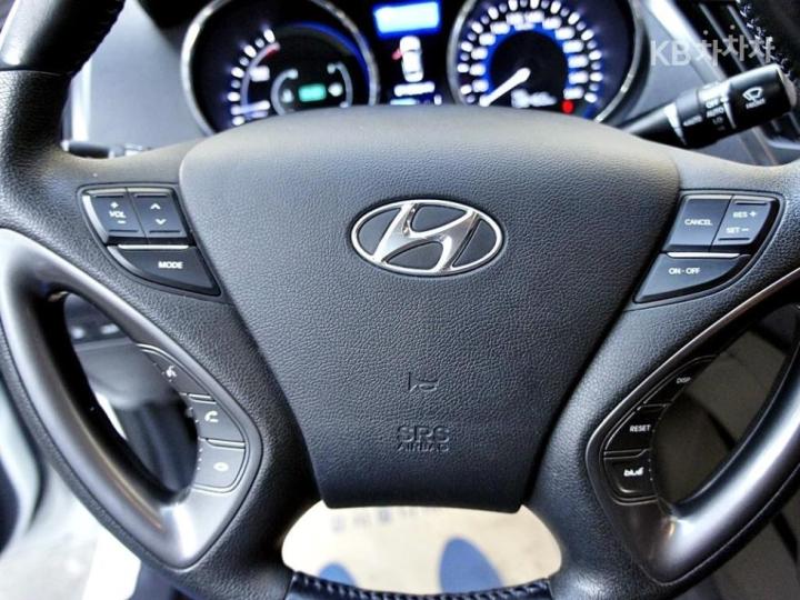 Hyundai Sonata Hybrid 2.0 Royal 9