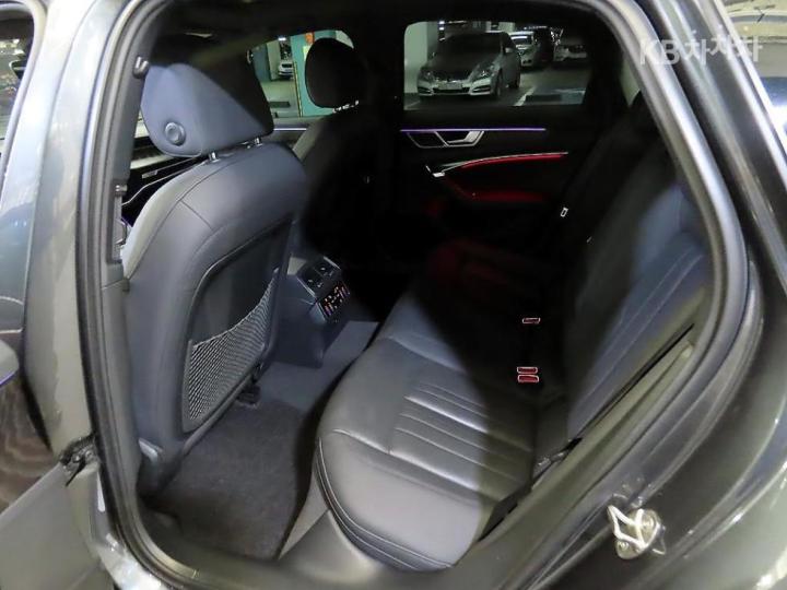 Audi A6 C8 45 TFSI Premium 8