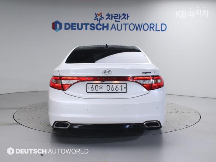 Hyundai Grandeur Hybrid Premium 4