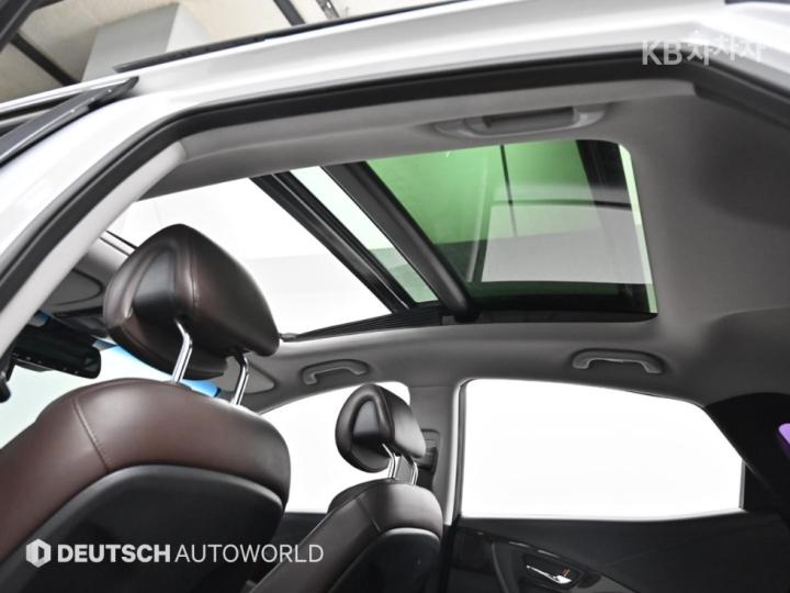 Hyundai Grandeur Hybrid Premium 9