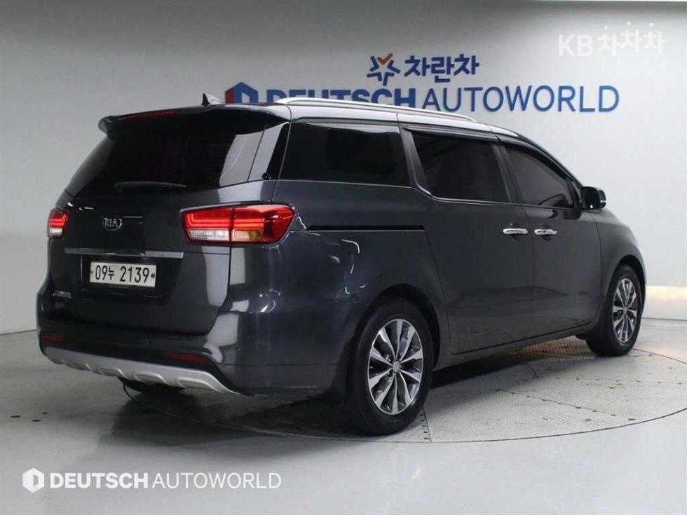 2017 - kia carnival