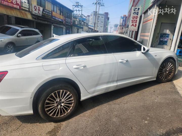 Audi A6 C8 40 TDI Quattro Premium 4