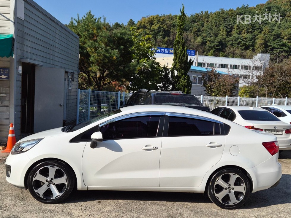 2012 - kia pride
