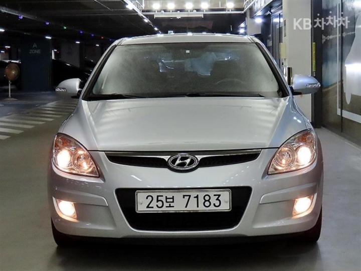 Hyundai i30 1.6 VVT Luxury 3