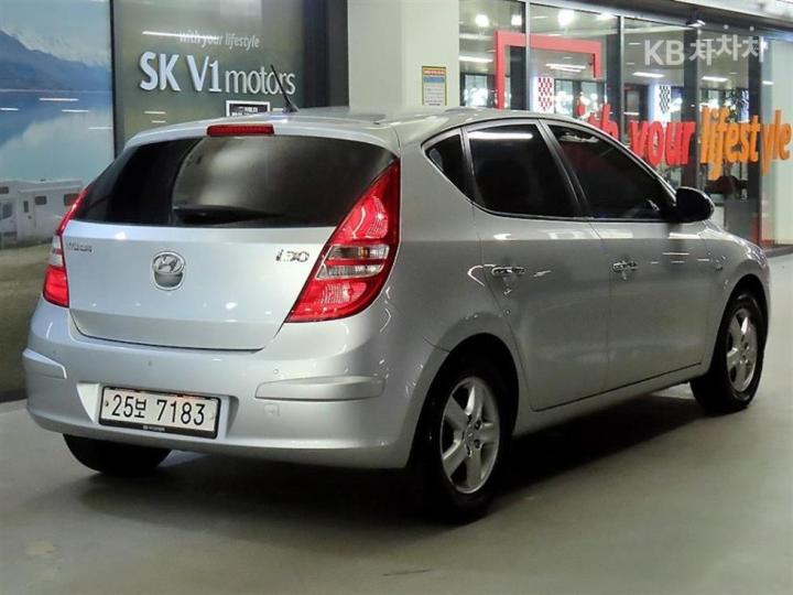 Hyundai i30 1.6 VVT Luxury 5