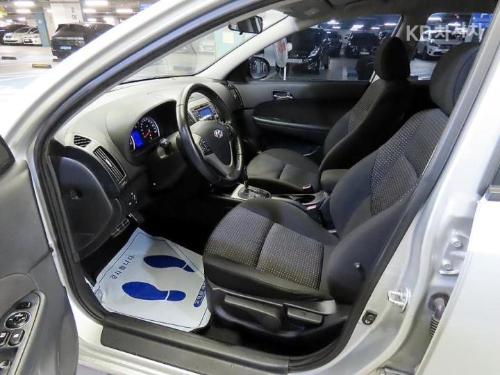 Hyundai i30 1.6 VVT Luxury 7