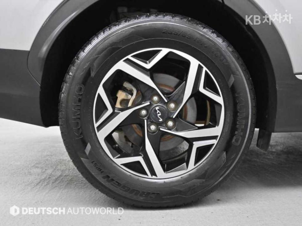 2022 - kia sportage