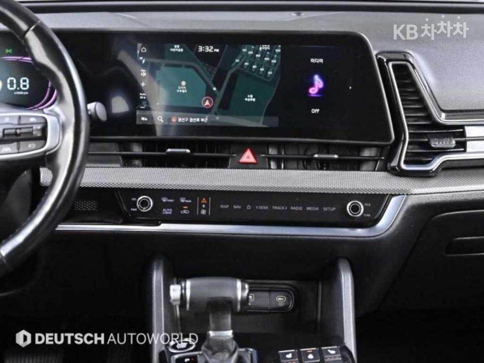 2022 - kia sportage