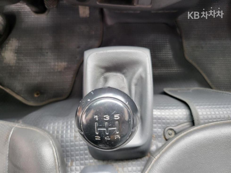 2011 - kia bongo iii