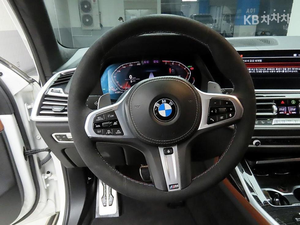 BMW X7 — miniaturë 6