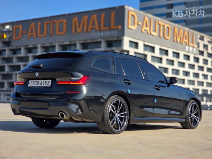 BMW 3 Series G20 320i Touring M Sport 5