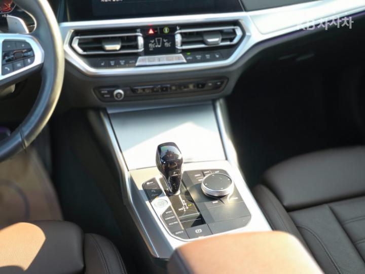 BMW 3 Series G20 320i Touring M Sport 8