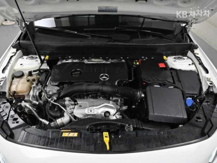 Mercedes-Benz GLB-Class X247 GLB250 4Matic 7