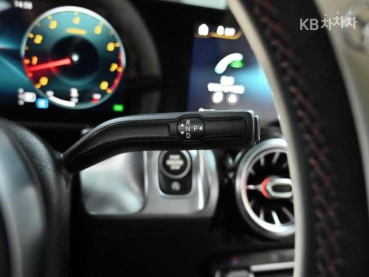 Mercedes-Benz GLB-Class X247 GLB250 4Matic 10