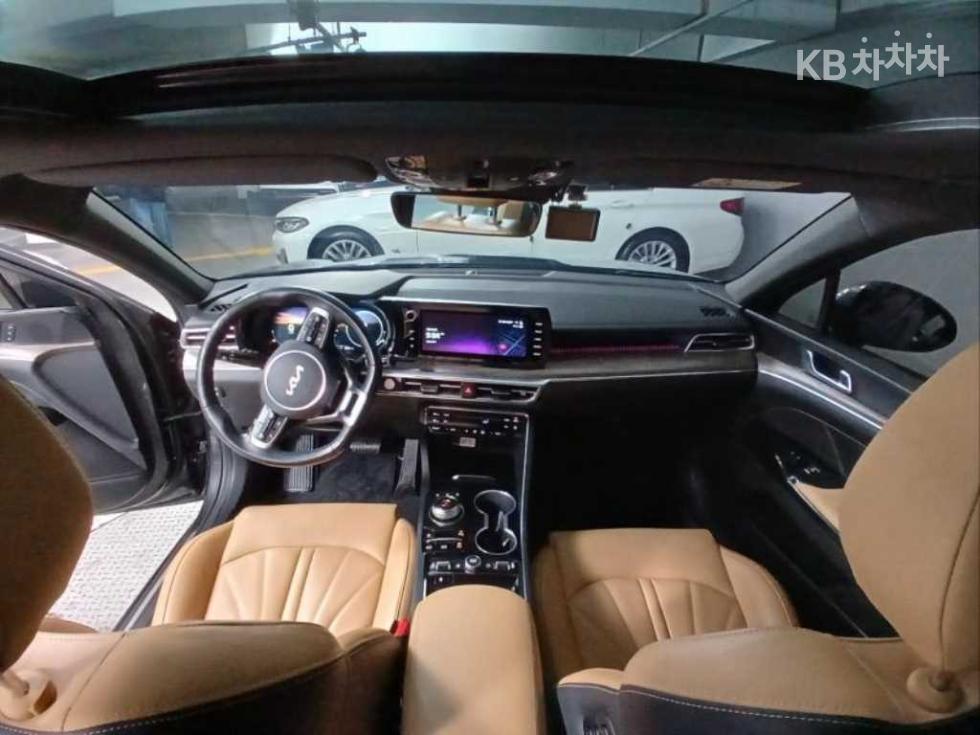 2022 - kia k5