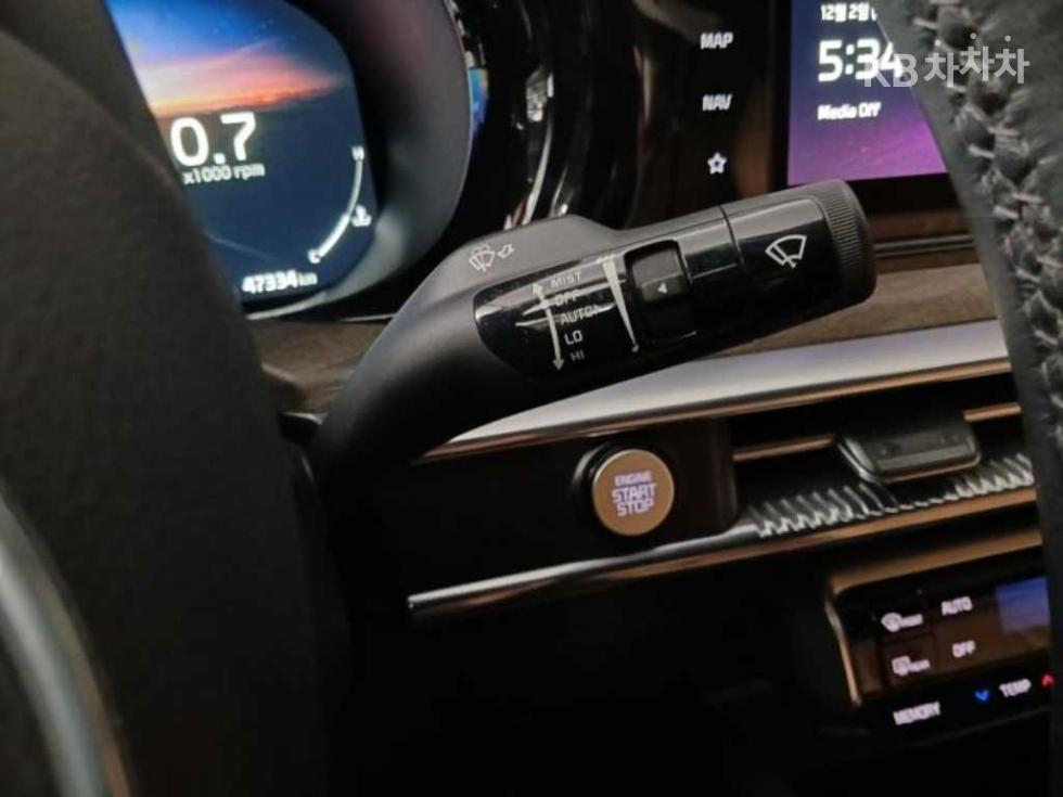 2022 - kia k5