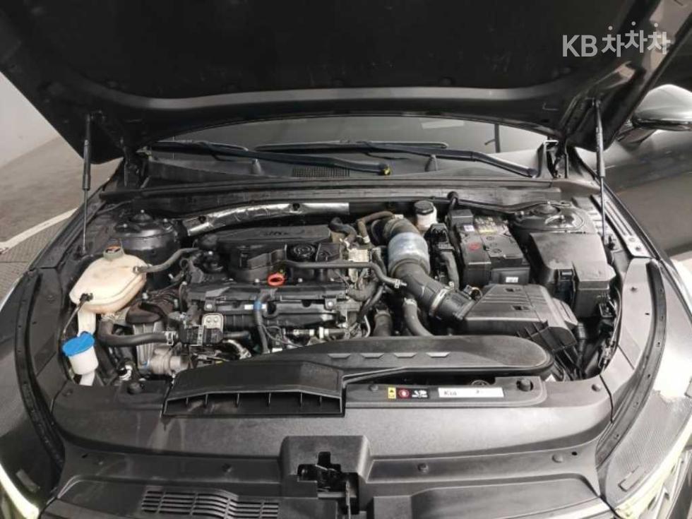 2022 - kia k5