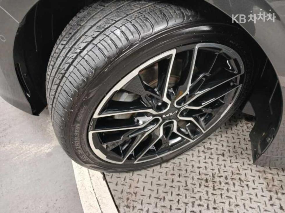 2022 - kia k5