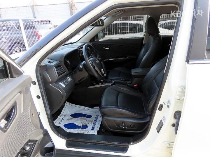 KG Mobility (Ssangyong) Tivoli Gasoline V3 2WD Base Type 6