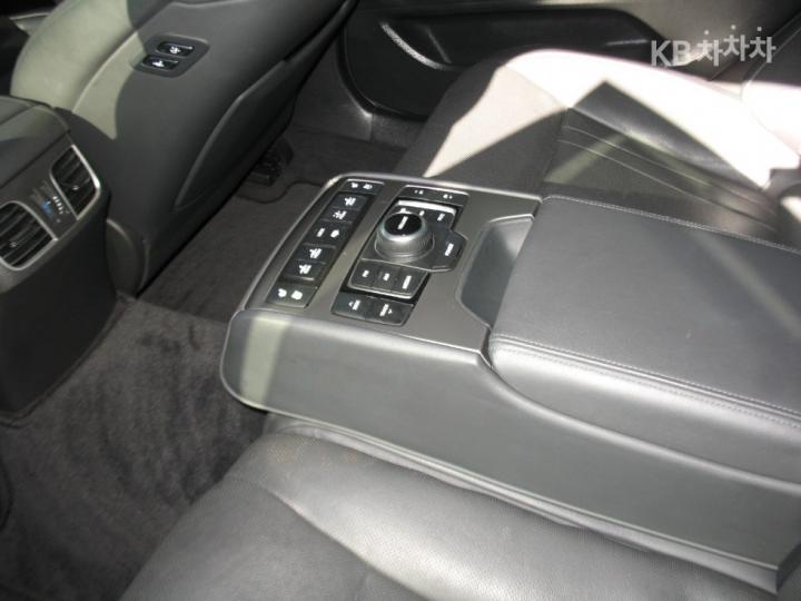 Hyundai Genesis DH G380 Prestige AWD Base Type 8