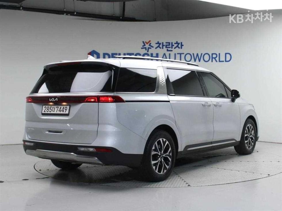 2023 - kia carnival