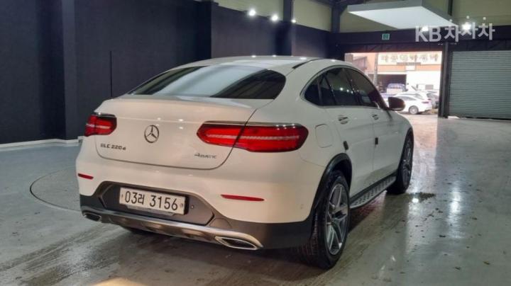Mercedes-Benz GLC-Class X253 220d 4Matic COUPE Premium 5