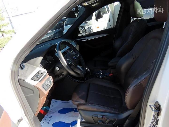 BMW X1 F48 xDrive 20i M Sport Package 6